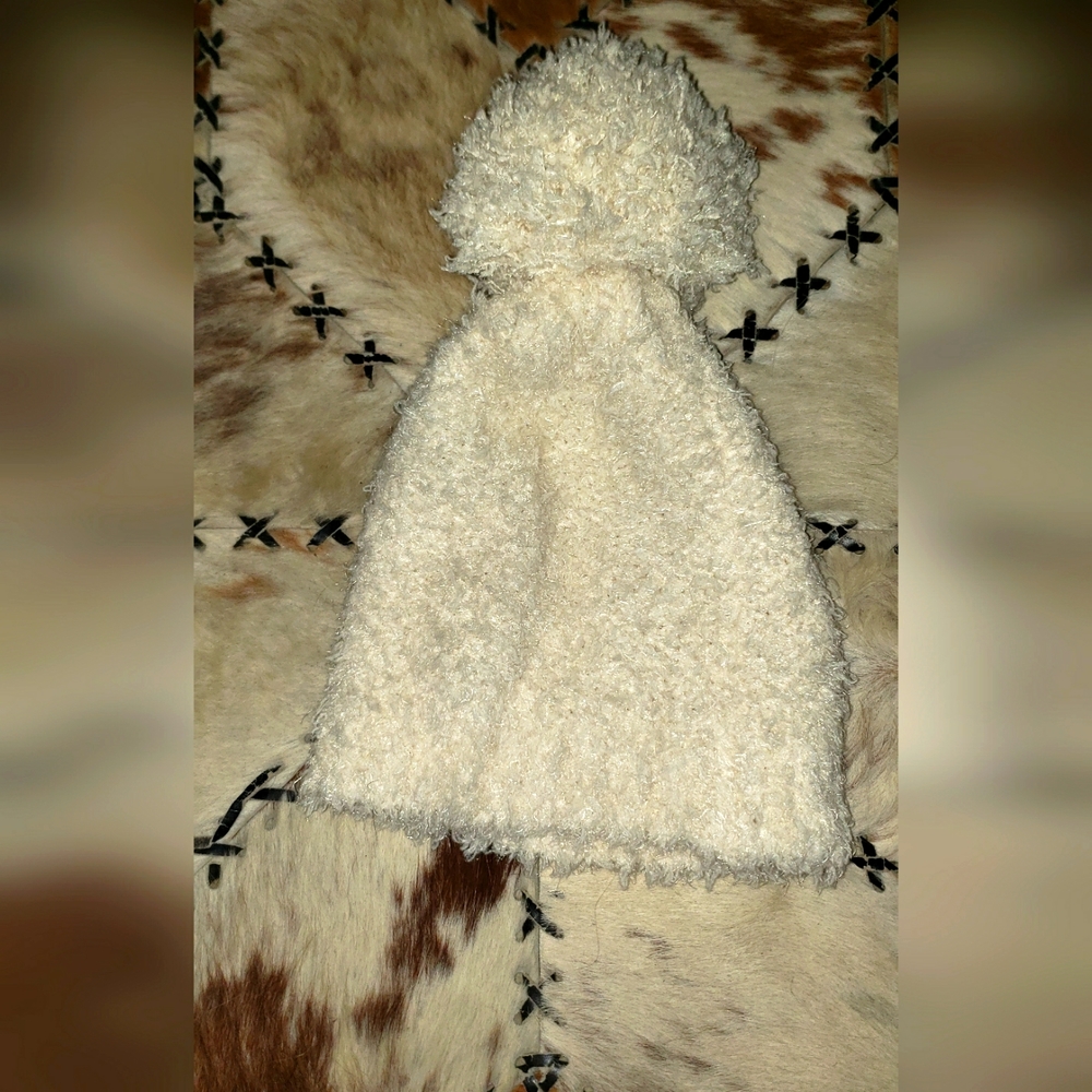 White beanie